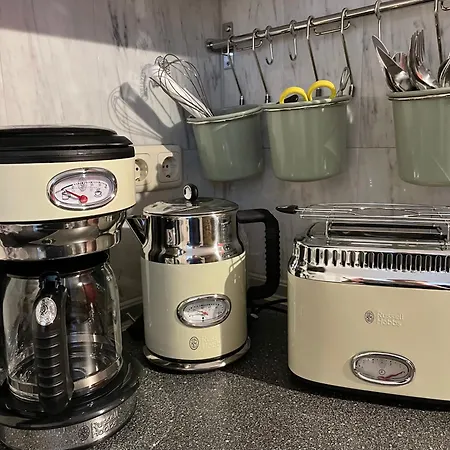 Gemuetliches Haeuschen * Σβερίν